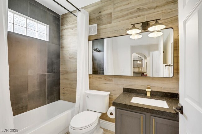 Foto del edificio - 2050 W Warm Springs Rd