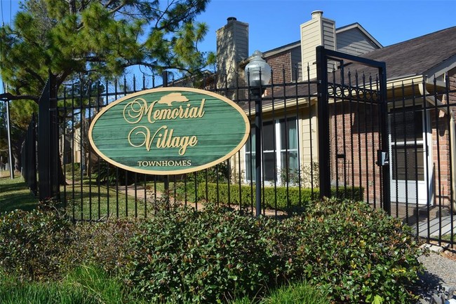 Building Photo - 926 Memorial Village Dr