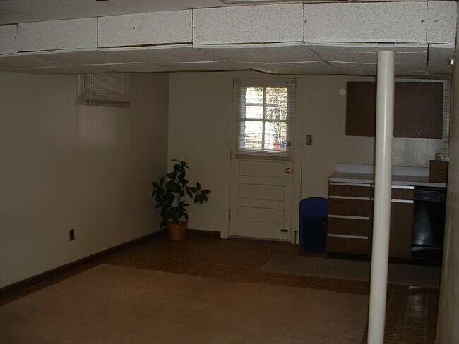 Building Photo - 1612 Farragut Ave