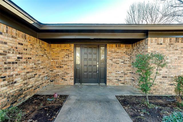 Building Photo - 305 Bentley Dr