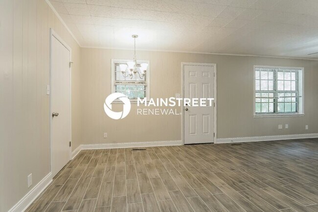 Foto del edificio - 4 Bedroom Pet-Friendly Home in PELHAM, AL ...