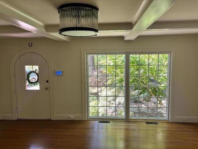 Foto del edificio - 1470 Fernwood Dr