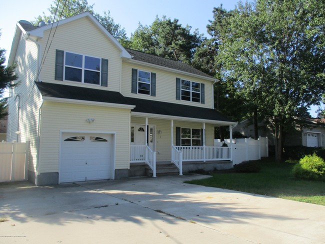 Building Photo - 1308 2nd Ave