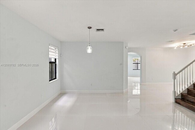 Foto del edificio - 8770 NW 99th Path