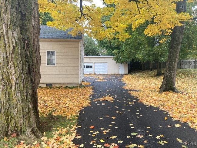 Building Photo - 318 Stone St