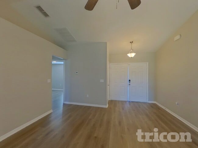 Foto del edificio - 1523 Merrimack Pkwy