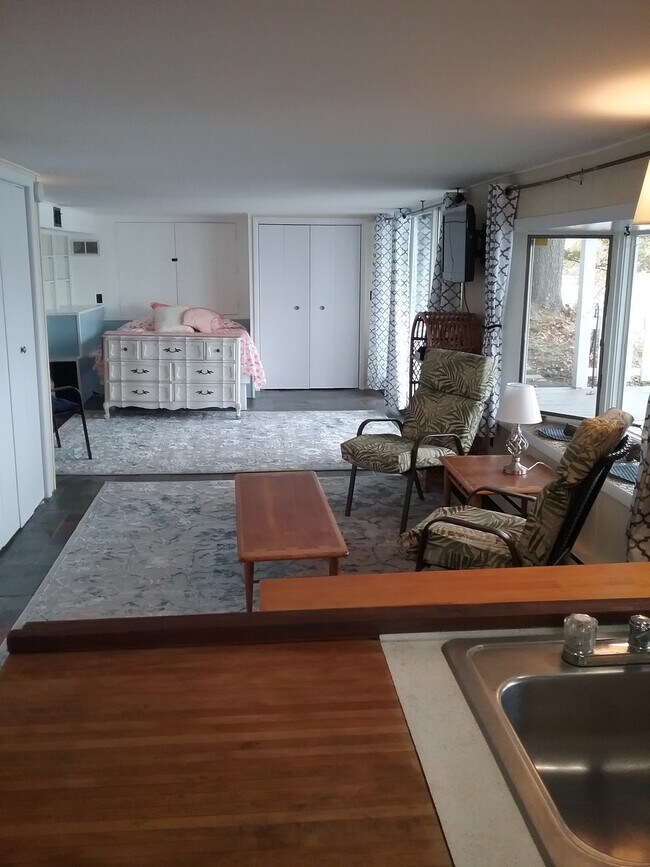 Living area - 100 River Rd