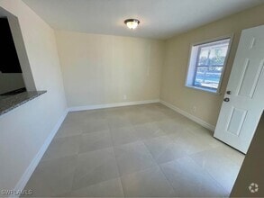 Building Photo - 4052 Bayshore Dr