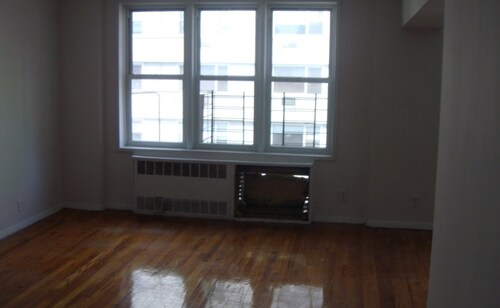 Primary Photo - 88 W 12th St