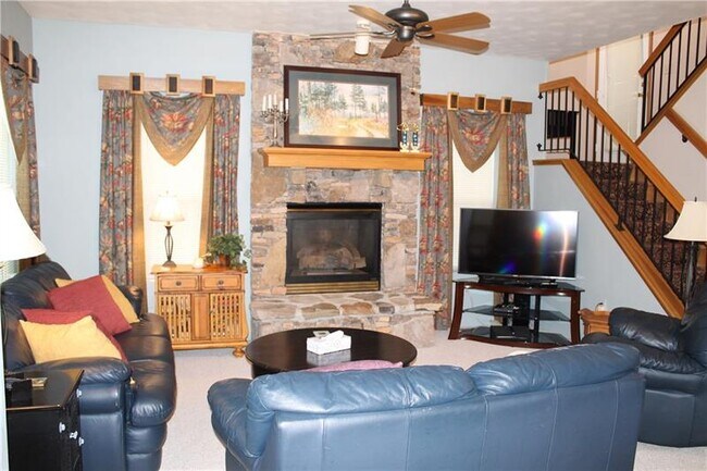 Building Photo - 9118 Aspen Dr