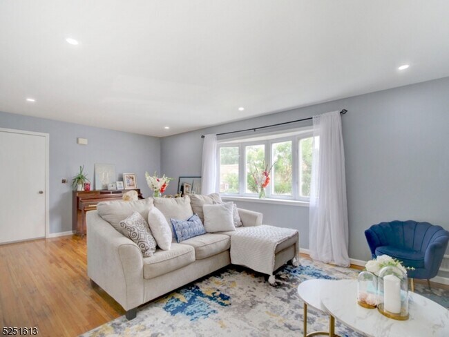 Foto del edificio - 611 Middlesex St