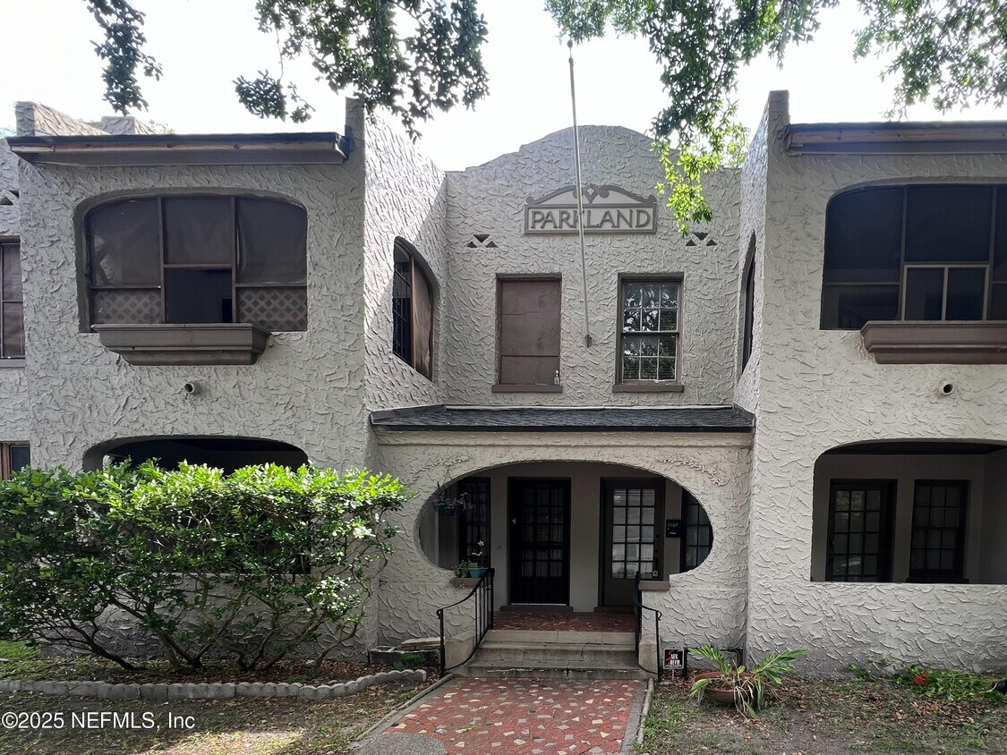 Primary Photo - 1507 Seminole Rd
