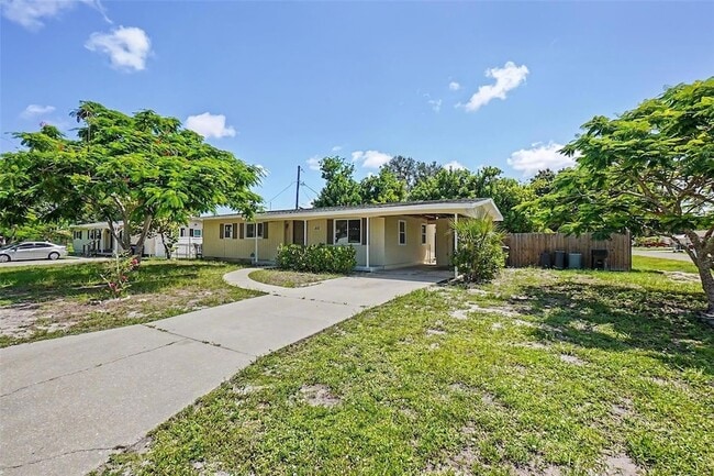 Building Photo - 6515 3rd St Ct W