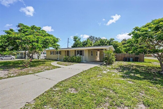 Foto del edificio - 6515 3rd St Ct W