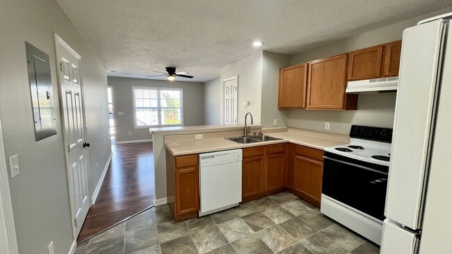 Interior Photo - Laurel Brook Community
