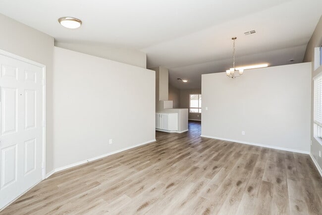 Foto del edificio - 722 Cozy Canyon Dr