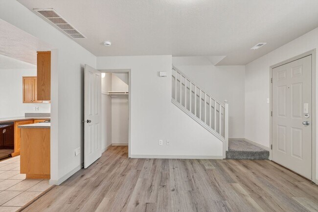 Foto del edificio - Must-See Apartment in Pheasant Ridge  Pocatello!