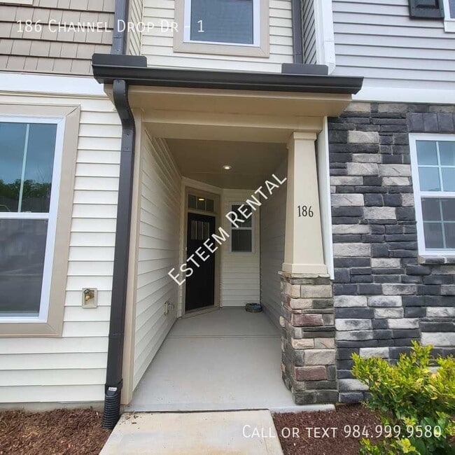 Building Photo - 186 Channel Drop Dr