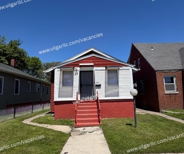 Building Photo - 825 Merrill St