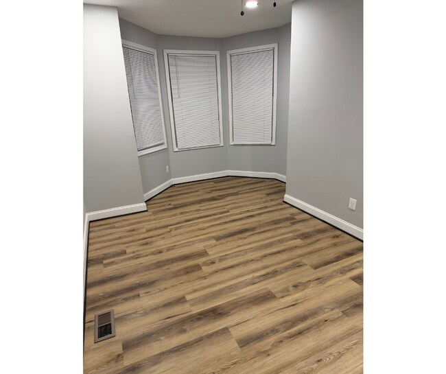 Foto del edificio - 3113 Presbury St