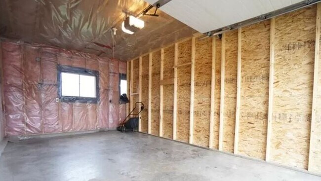 Building Photo - 1208 36 St NW