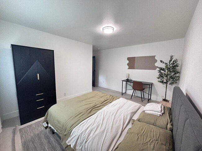 Building Photo - 270 W Blaine St