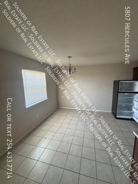 Foto del edificio - 5807 Hercules Ave