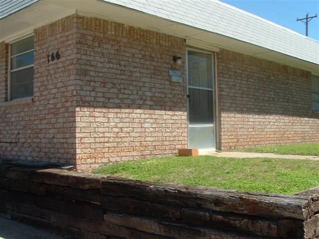 Primary Photo - 2 bed duplex Moore Schools covered and lig...