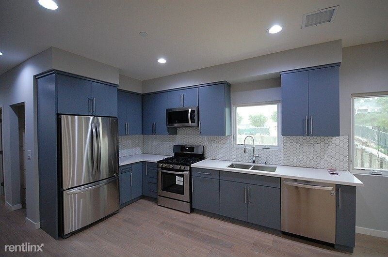 Primary Photo - 648 N Serrano Ave