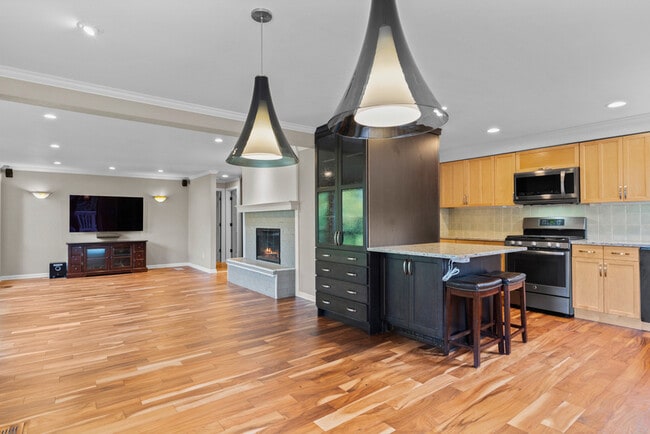 Building Photo - 12135 107th Ave NE