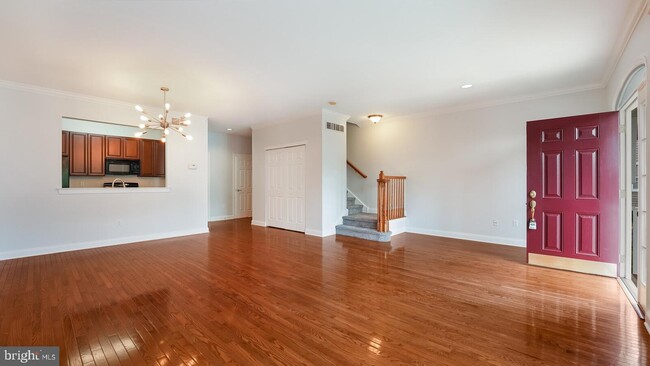 Building Photo - 410 Lantern Dr