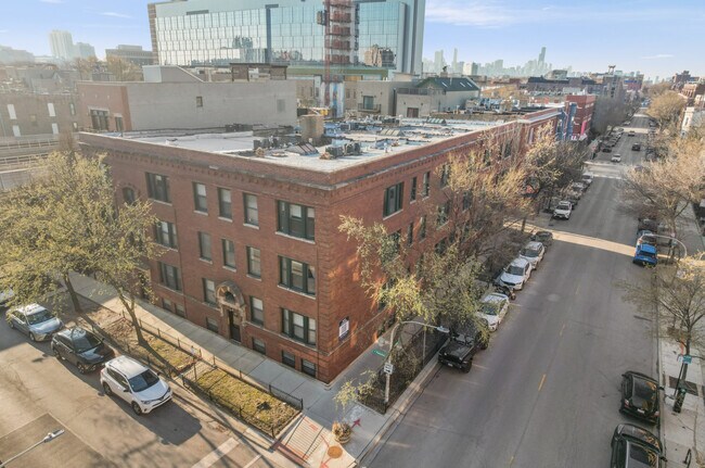 Building Photo - 961 W Fletcher St