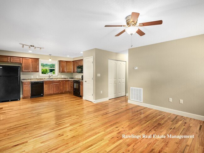 Foto del edificio - Charming Weaverville Bungalow