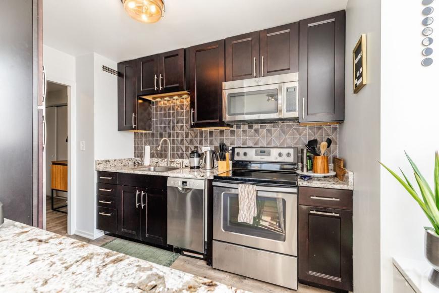 Primary Photo - 1 bedroom in Chicago IL 60610