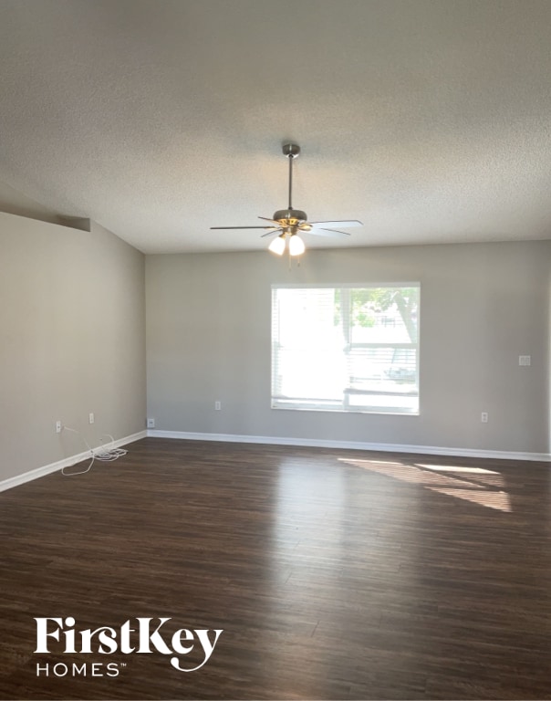 Building Photo - 917 Yellowbird Ave