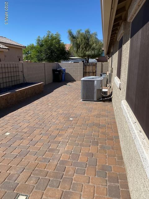 Foto del edificio - 2039 E Saddlebrook Rd