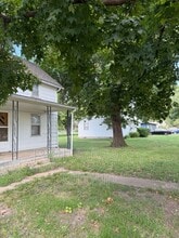 Building Photo - 104 Holliday St