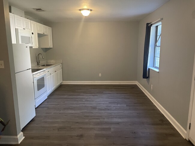 Kitchen/Dinette Area - 6748 Apalachee Pky