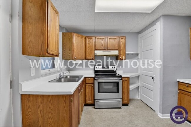 Building Photo - 450 2nd St