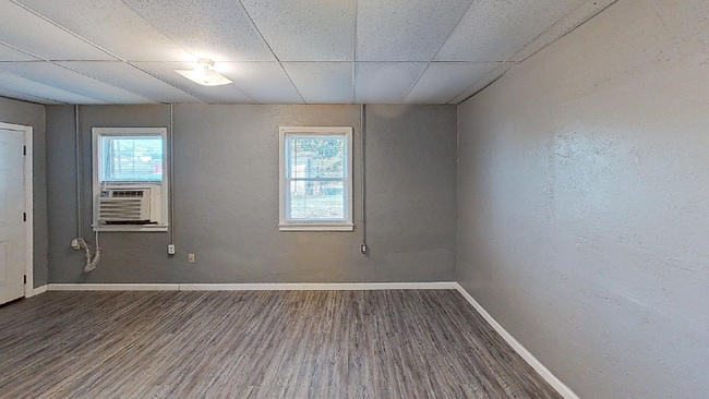 Building Photo - 808 W Cypress Ave
