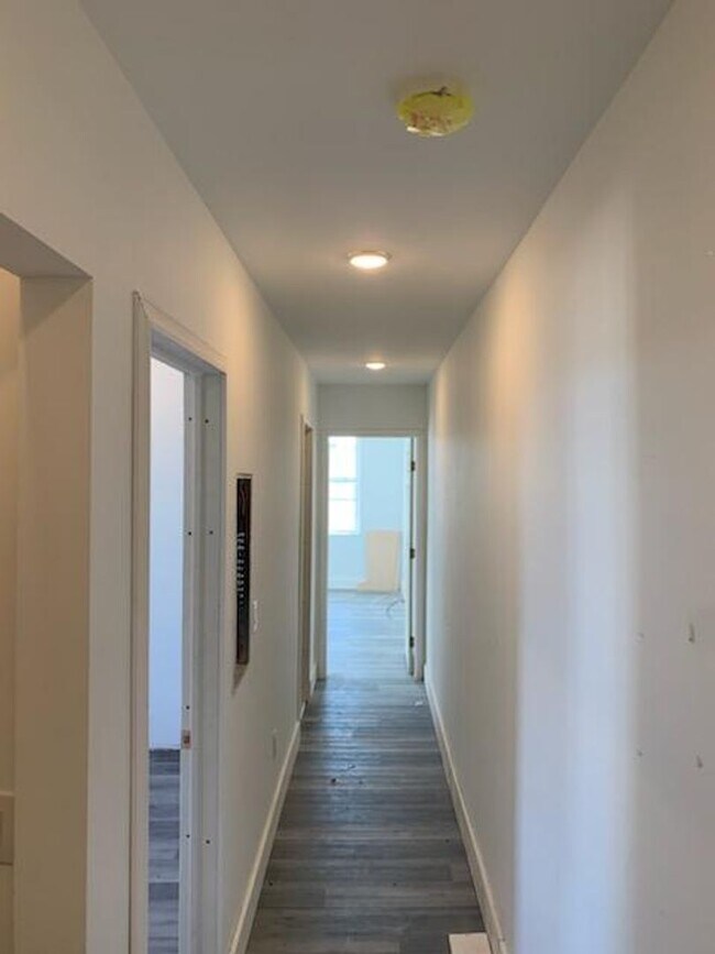 Building Photo - 268 S 52nd St
