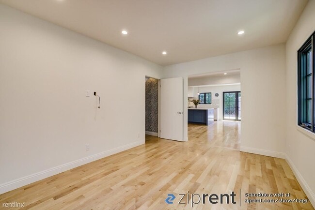 Building Photo - 3 br, 2.5 bath House - 828 North Spaulding...