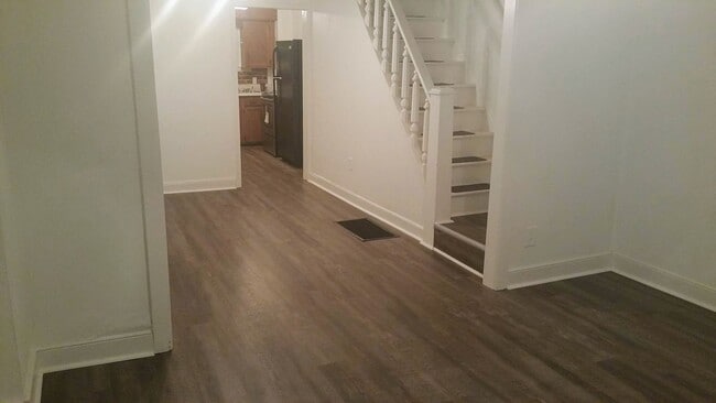 Foto del edificio - Rare pet-friendly downtown rental with off street parking and fenced yard!
