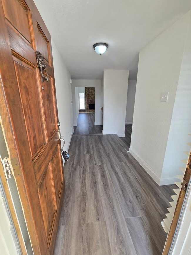 Foto del edificio - Updated, Energy Efficient 4 Bedroom 2 Bath Home in Golf Course Community