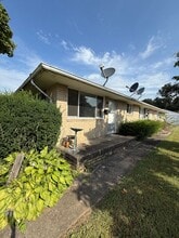 Building Photo - 233 Kennedy St