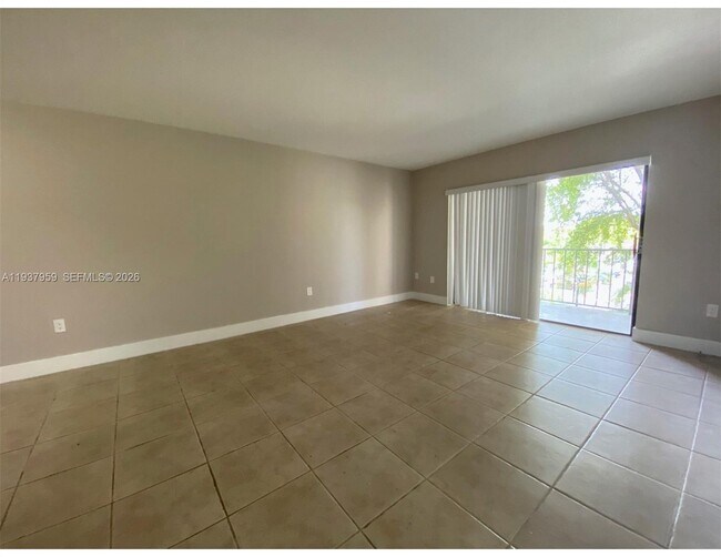 Building Photo - 10431 N Kendall Dr