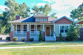 Building Photo - 649 SW 2nd St