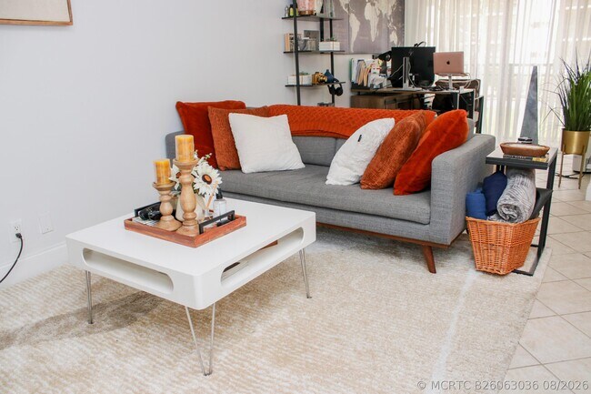 Foto del edificio - 17011 N Bay Rd