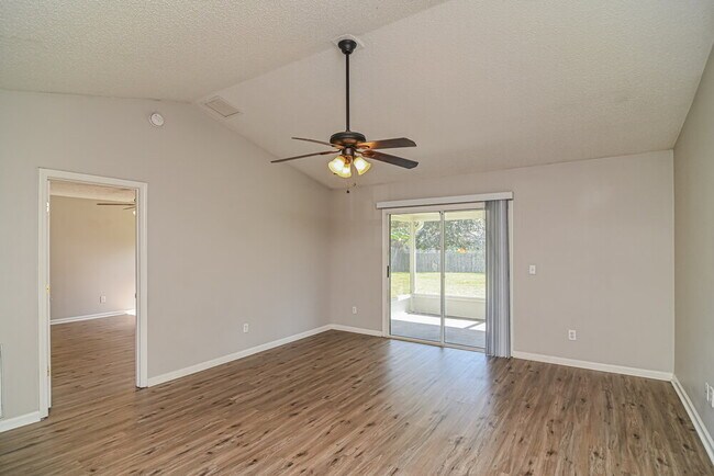 Building Photo - 3518 Brangus Ct