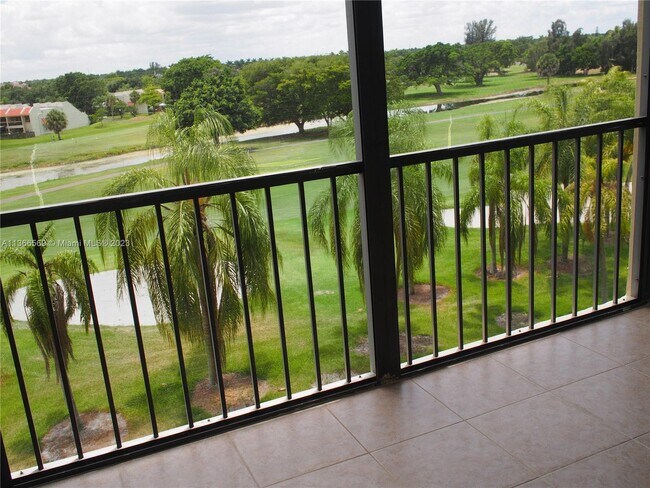 Building Photo - 16300 Golf Club Rd